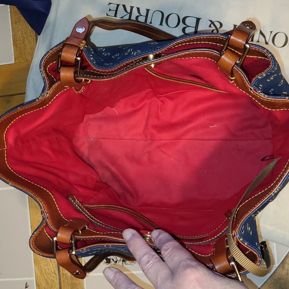 Dooney & Bourke Navy & Gold Bag.  Pre-loved - Picture 12 of 16